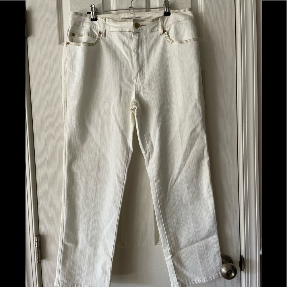 Chico’s Platinum cream/ off white jeans